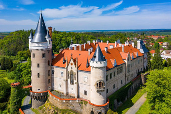 空中视图兹勒比城堡中央波西米亚地区捷克共和国原始兹勒比城堡重建新哥特式的风格酒庄酒庄兹勒比czechia