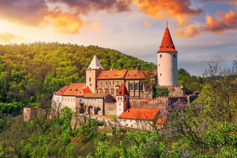 空中视图城堡冷冻液捷克共和国欧洲著名的捷克中世纪的城堡冷冻液中央捷克共和国冷冻液城堡中世纪的皇家城堡中央波西米亚czechia