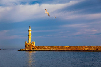威尼斯港口灯塔港口有关海鸥飞行克里特岛希腊威尼斯灯塔有关希腊灯塔威尼斯港口有关希腊