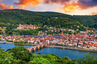 具有里程碑<strong>意义</strong>的美丽的海德堡小镇Neckar河德国海德堡小镇著名的卡尔西奥多桥海德堡城堡海德堡德国