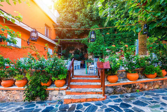 街小镇有关克里特岛希腊迷人的街道希腊岛屿克里特岛美丽的街有关克里特岛岛希腊夏天景观有关街克里特岛岛希腊