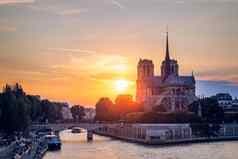 我们的爵士巴黎大教堂法国我们的爵士巴黎大教堂美丽的大教堂巴黎风景如画的日落大教堂我们的爵士巴黎摧毁了火巴黎