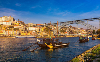 港口酒船海滨唐路易斯桥小镇杜罗河贝拉城市中心港口波鲁加尔欧洲葡萄牙港口