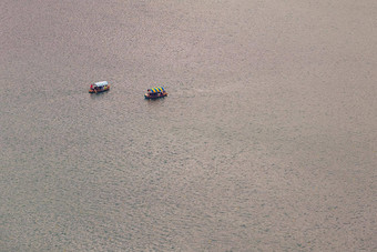 湖流血斯洛文尼亚前视图船航行湖流血湖著名的湖斯洛文尼亚流血斯洛文尼亚