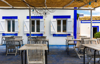 餐厅表椅子阳台沙滩上罗查海滩海岸portimao阿尔加夫葡萄牙表阳台小沿海餐厅海视图portimao小镇葡萄牙