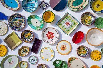 集合色彩斑斓的葡萄牙语陶瓷陶器当地的工艺产品葡萄牙陶瓷盘子显示葡萄牙色彩斑斓的古董陶瓷盘子sagres葡萄牙