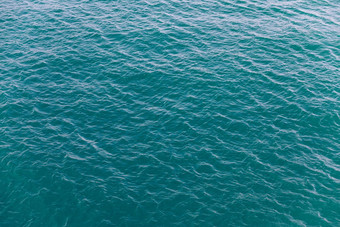 背景拍摄阿卡海水表面海表面空中视图挥舞着水表面海背景