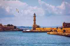 威尼斯港口灯塔港口有关海鸥飞行克里特岛希腊威尼斯灯塔有关希腊灯塔威尼斯港口有关希腊