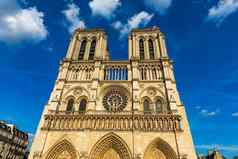 我们的爵士巴黎大教堂法国我们的爵士巴黎大教堂美丽的大教堂巴黎风景如画的日落大教堂我们的爵士巴黎摧毁了火巴黎