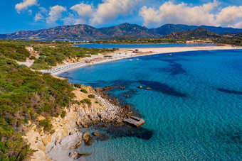 全景视图桑迪海滩游艇海Azure水villasimius撒丁岛撒丁岛岛意大利假期海滩撒丁岛港口底海滩villasimius撒丁岛