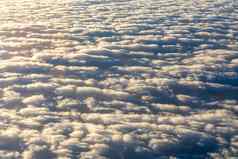 毯子云太阳毯子云前毯子云太阳毯子云光滑的视图毯子云