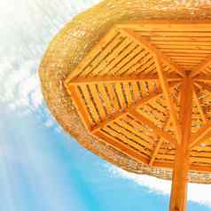 海滩伞旅行假期夏天假期概念