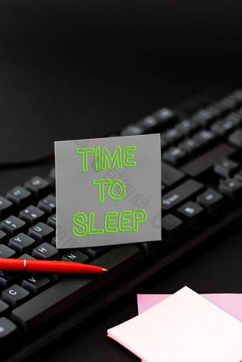 文本显示灵感时间睡眠业务概念自然期睡眠状态不活动转换写笔记数字数据打字重要的编码文件