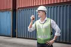 容器物流航运管理运输行业运输工程师控制步话机工人容器船厂业务货物船进口出口工厂物流