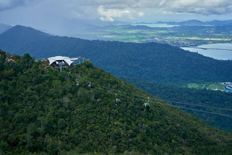 视图电缆车骑高山热带岛朗考难以置信的自然景观