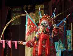 漂亮的中国人传统的歌剧女演员戏剧服装
