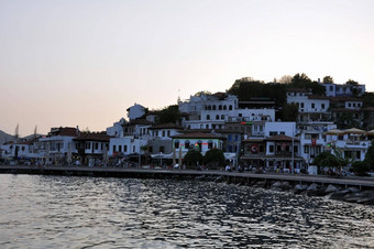 全景视图历史城市马尔马里斯爱琴海海传统的白色房子爱琴海绿松石<strong>水日</strong>落
