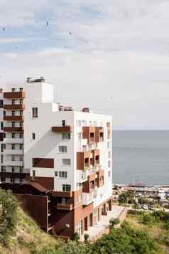 现代酒店公寓建筑海边