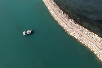路船湖拍摄幅赛里木湖新疆中国