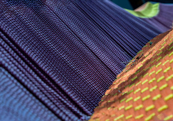 编织色彩斑斓的绳子软灵活的绳子美丽的<strong>棉花</strong>绳子编织有序的的方式浅深度场