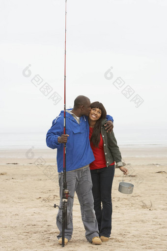 夫妇钓鱼海滩