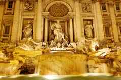 特莱维喷泉著名的具有里程碑意义的罗马