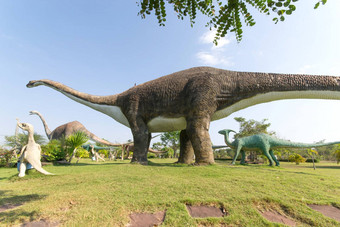 公共公园雕像恐龙