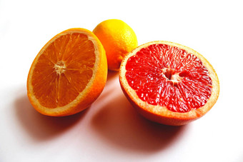 橙色葡萄柚柠檬划分一半