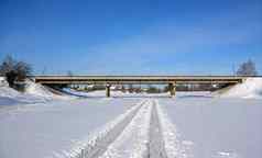 车桥冻结河