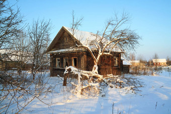 农村房子雪
