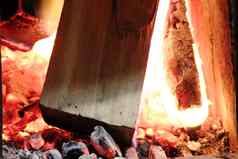燃烧木壁炉