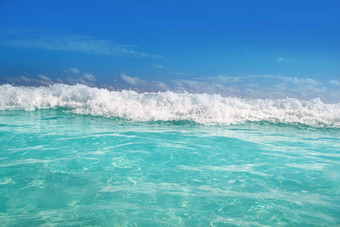 蓝色的绿松石波加勒比海<strong>水泡</strong>沫