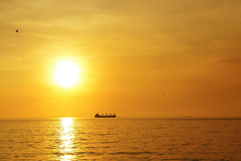 ship-and-sunset