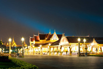 thailand-april泰国人参观了皇家火葬皇家殿下公主bejaratana4月萨南銮泰国