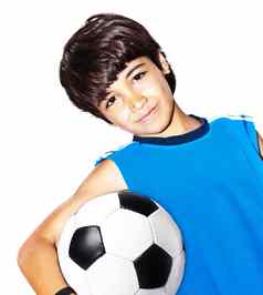可爱的男孩玩足球