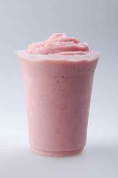 草莓酸奶孤立的白色