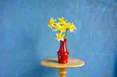 红色的花瓶春天那喀索斯表格