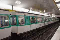 移动火车地铁站巴黎地铁