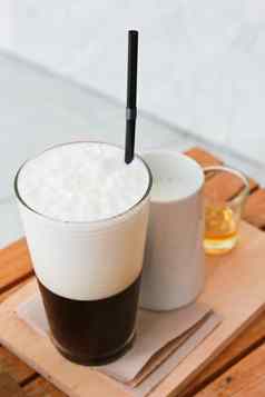 果冻咖啡喝牛奶糖浆