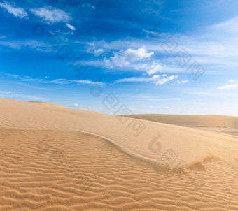 白色沙子沙丘日出梅越南