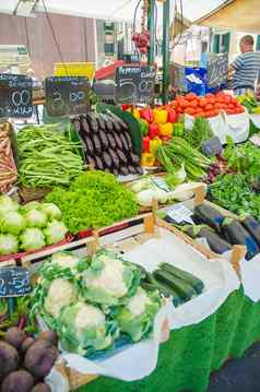 水果蔬菜市场摊位