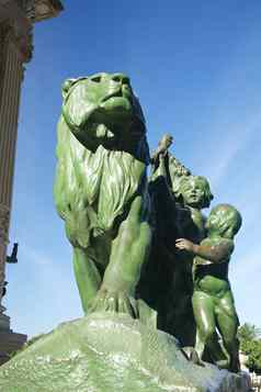 狮子男孩纪念碑马德里