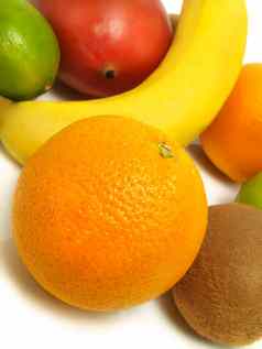 新鲜的橙子香蕉芒果猕猴桃酸橙