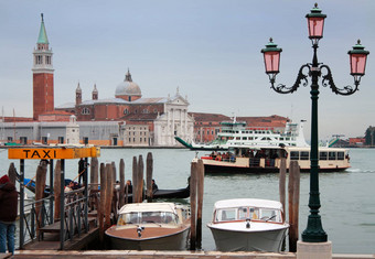 意大利威尼斯出租车船贡多拉水上巴士渡船船