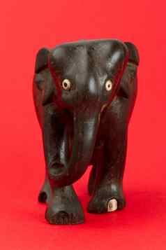 象牙雕像大象