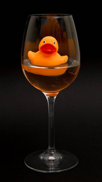 橙色橡胶鸭葡萄酒杯