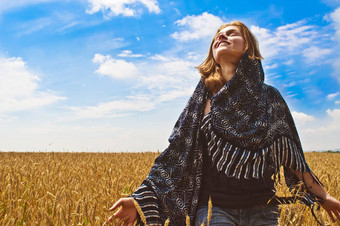 美丽的女人Wheatfield