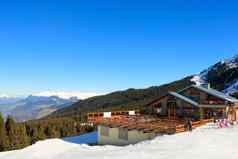 滑雪度假胜地的小木屋