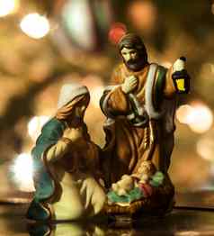 神圣的家庭特写镜头约瑟夫维珍玛丽婴儿耶稣小雕像