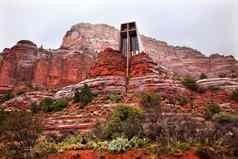 教堂神圣的交叉红色的岩石峡谷雨云塞多纳亚利桑那州
